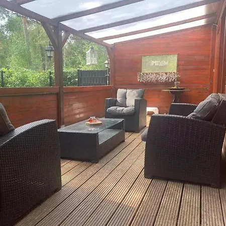 Fenced Backyard With Covered Porch And Free Bikes Chalet *