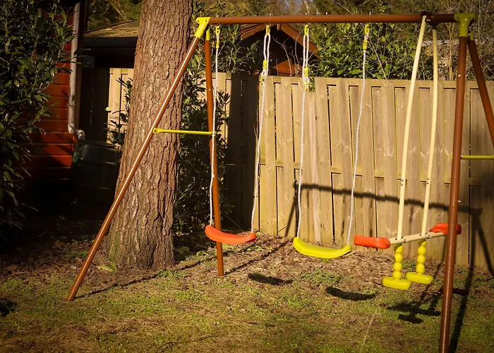 Fenced Backyard With Covered Porch And Free Bikes Chalet *